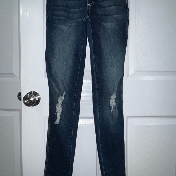 Kancan Estilo bib overalls with front pocket. Great distressed look. - Picture 4 of 11